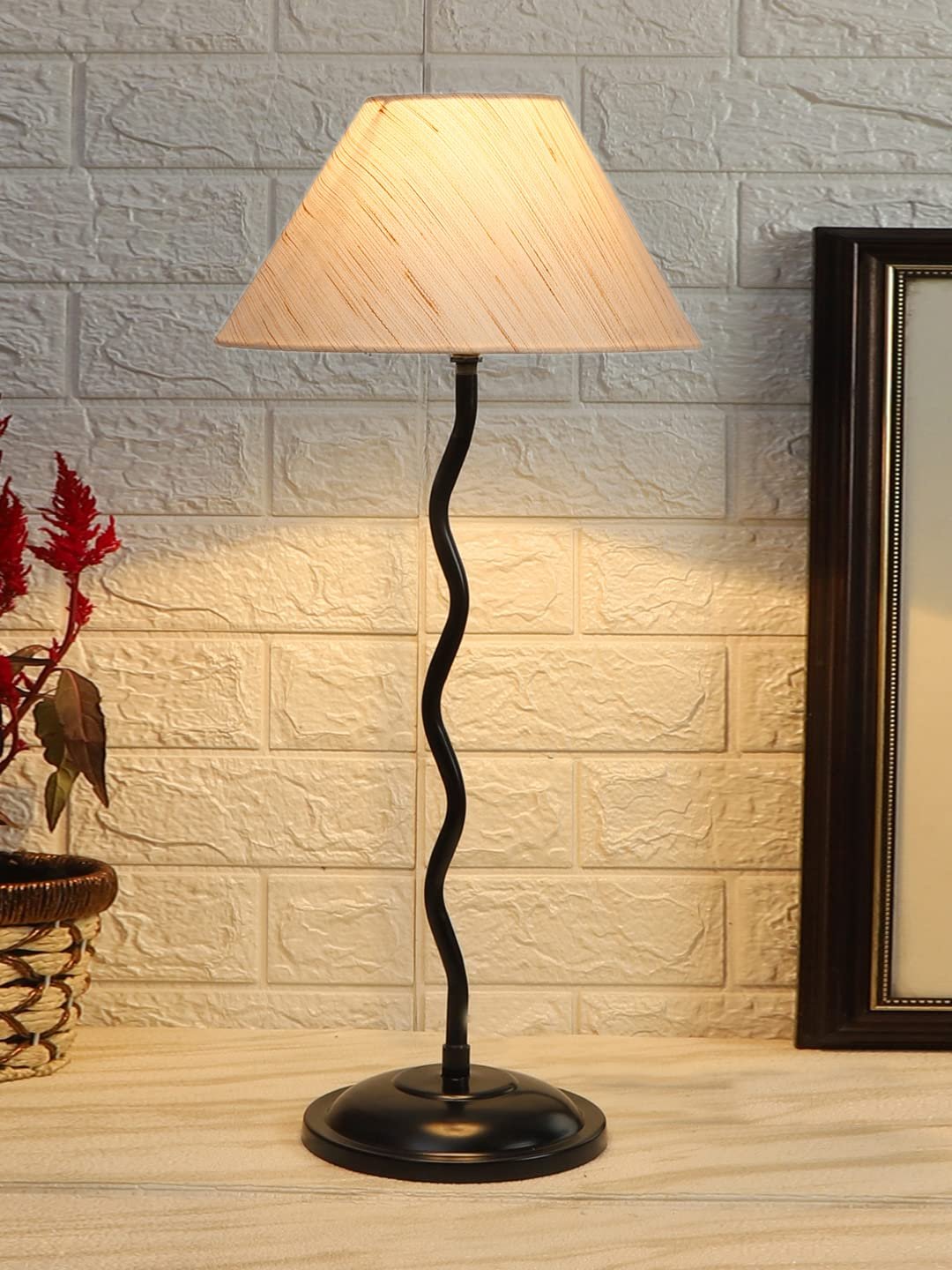 Off-White Cotton Zig zag Table lamp with Iron Base (AE01)