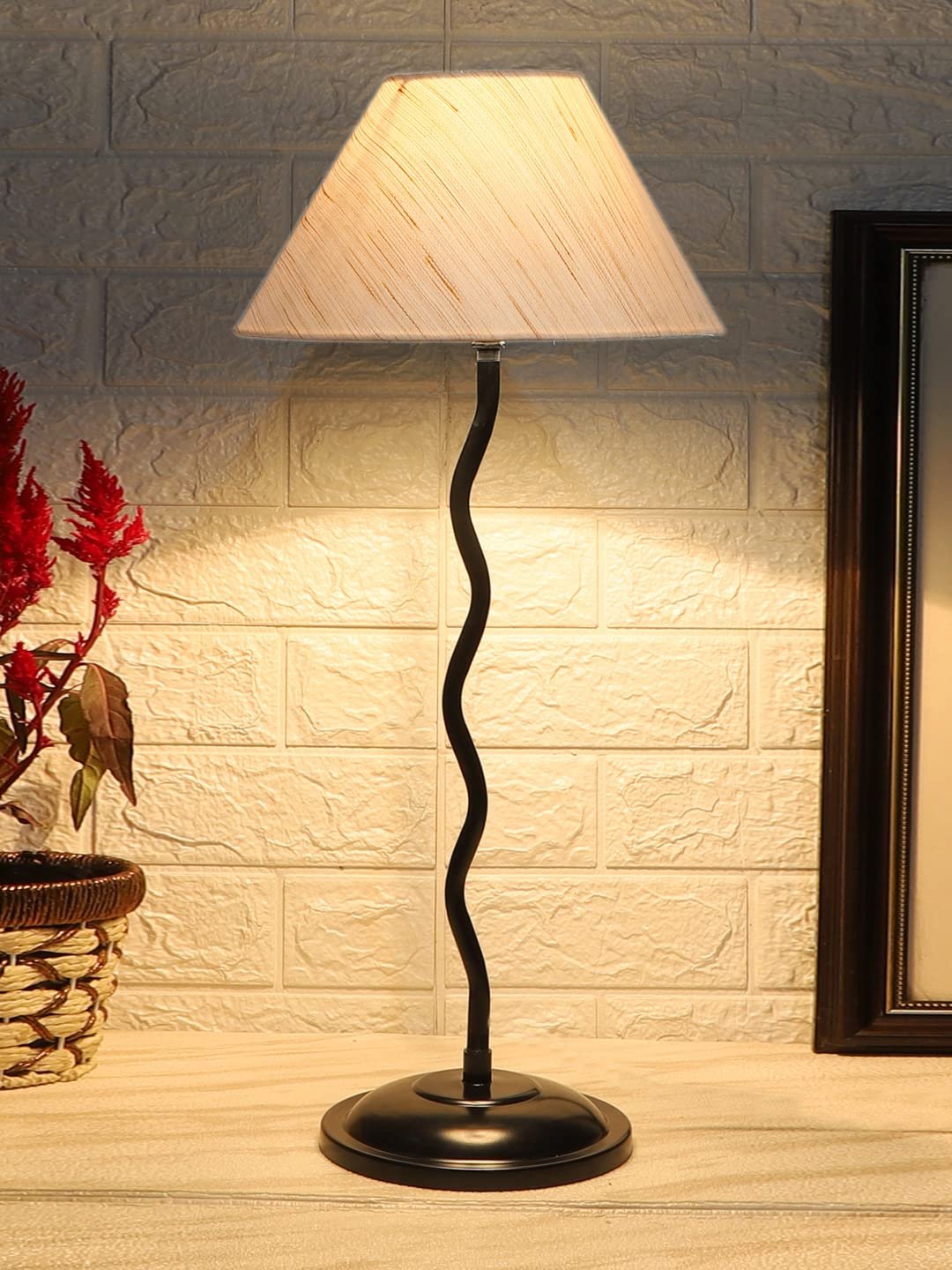 Off-White Cotton Zig zag Table lamp with Iron Base (AE01)