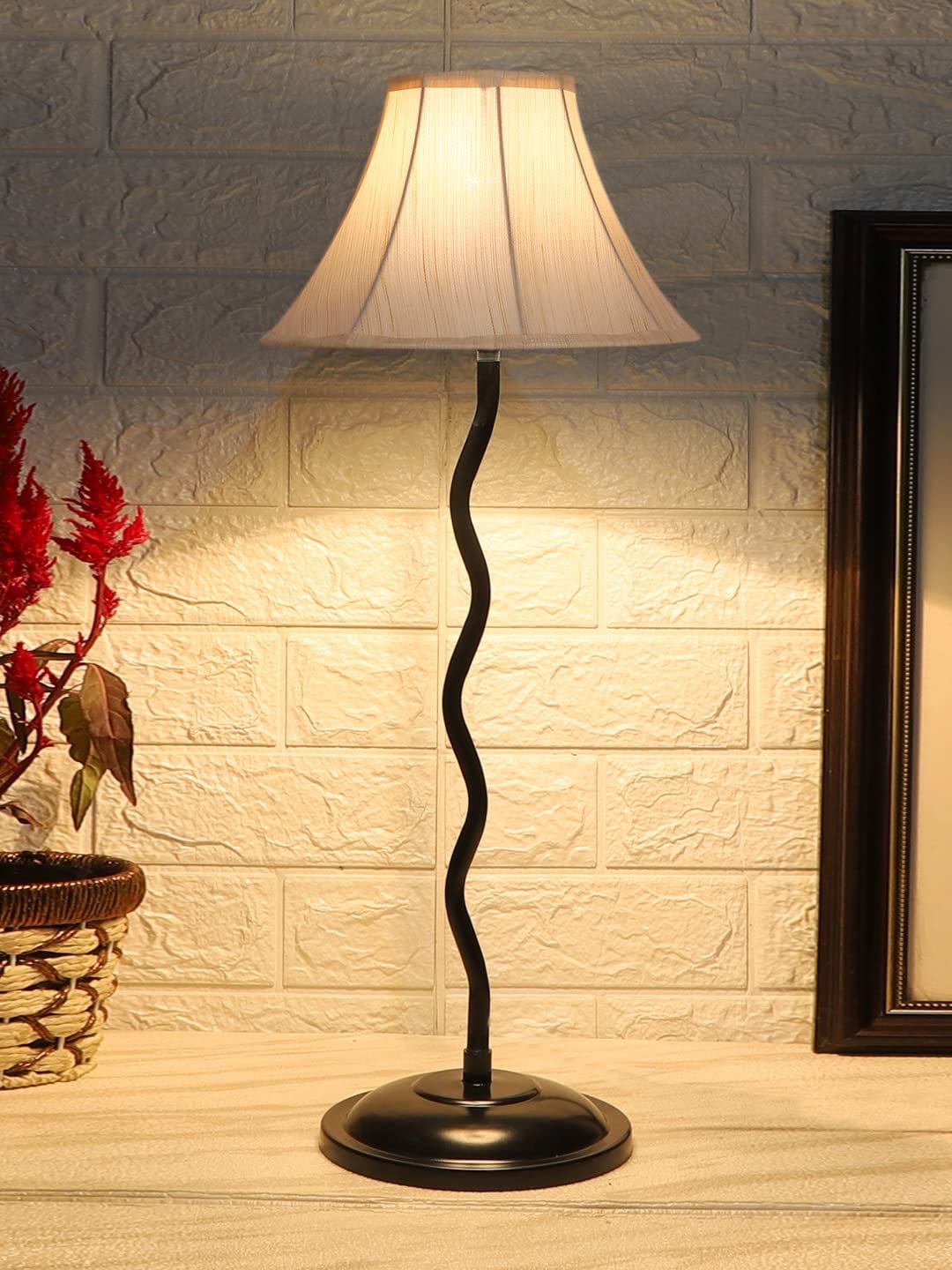 Off-White Cotton Zig Zag Table lamp with Iron Base (AE16)