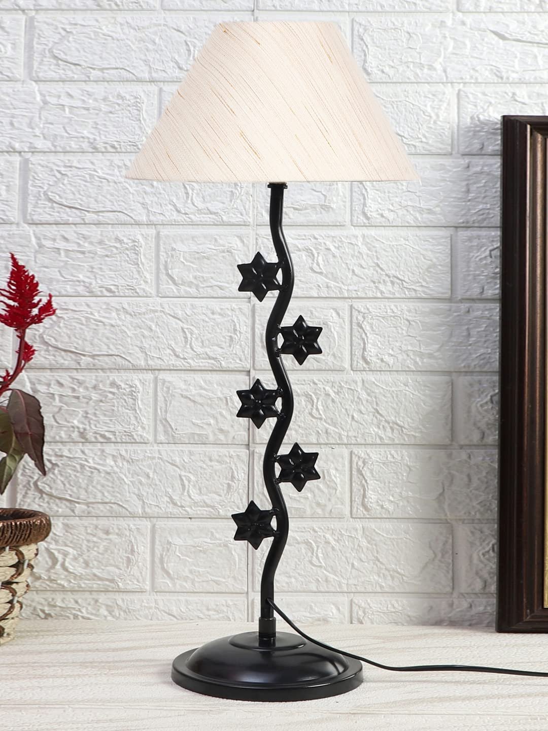 Off-White Cotton Zig zag Star Table lamp with Iron Base (AE20)