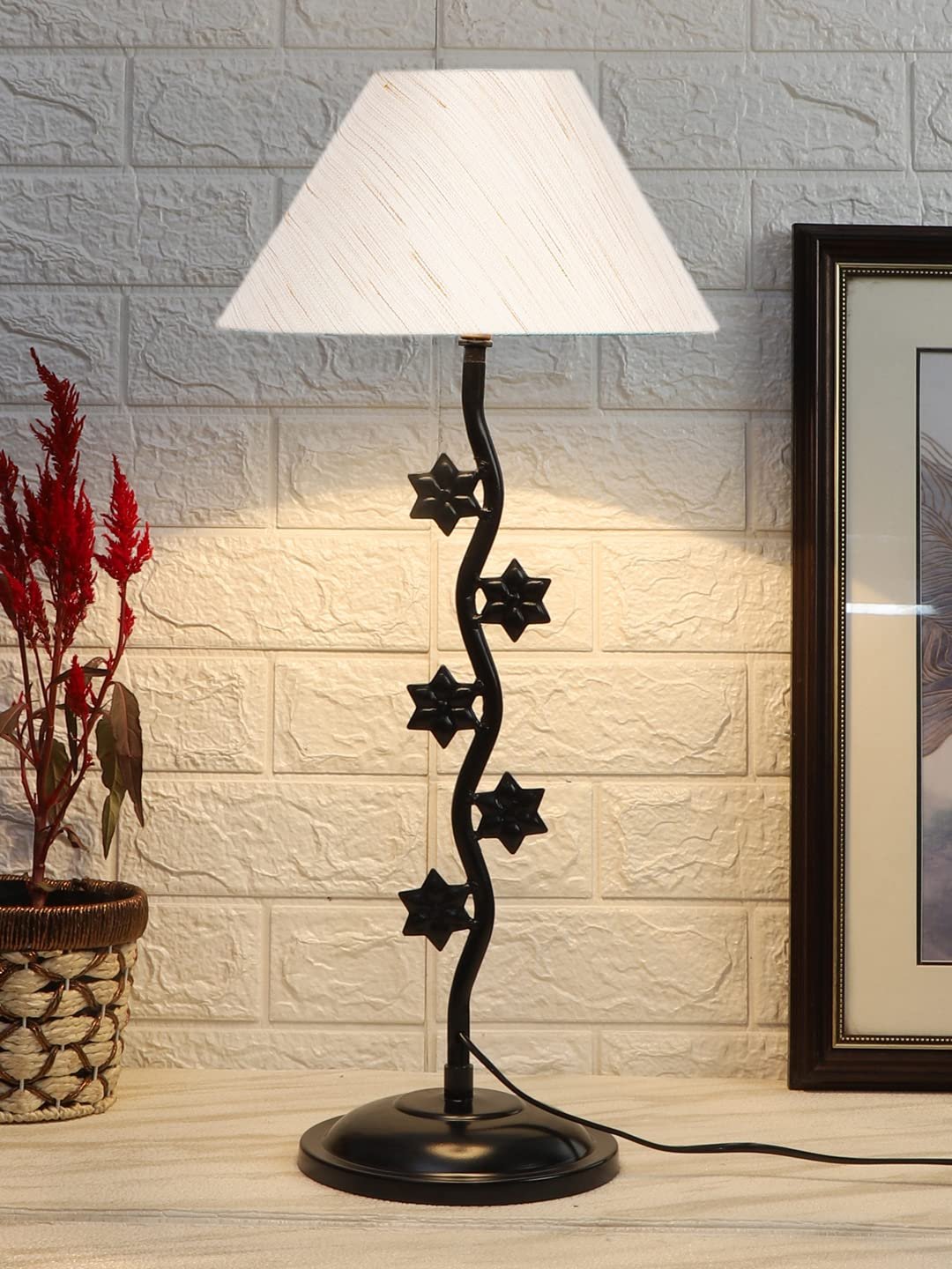 Off-White Cotton Zig zag Star Table lamp with Iron Base (AE20)