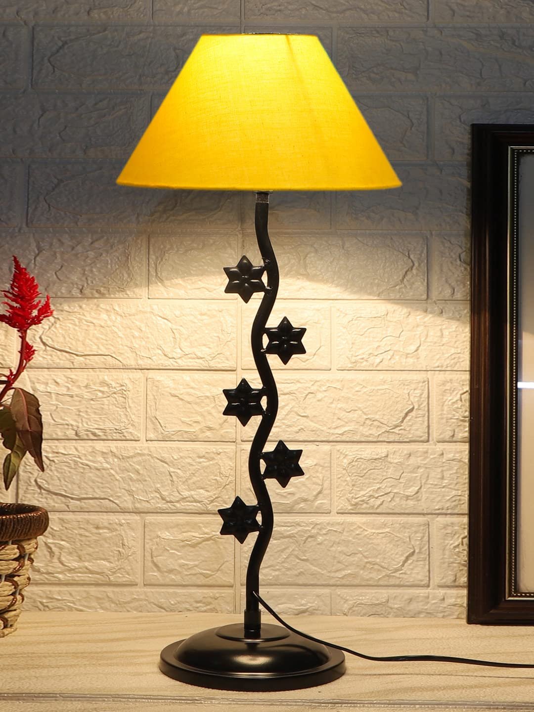 Yellow Cotton Zig zag Star Table lamp with Iron Base (AE24)