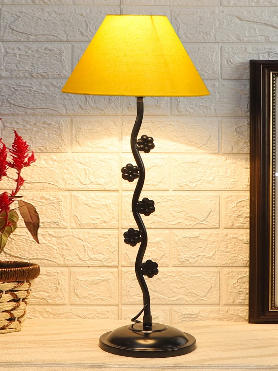 Yellow Cotton Zig zag Tikli Table lamp with Iron Base (AE43)