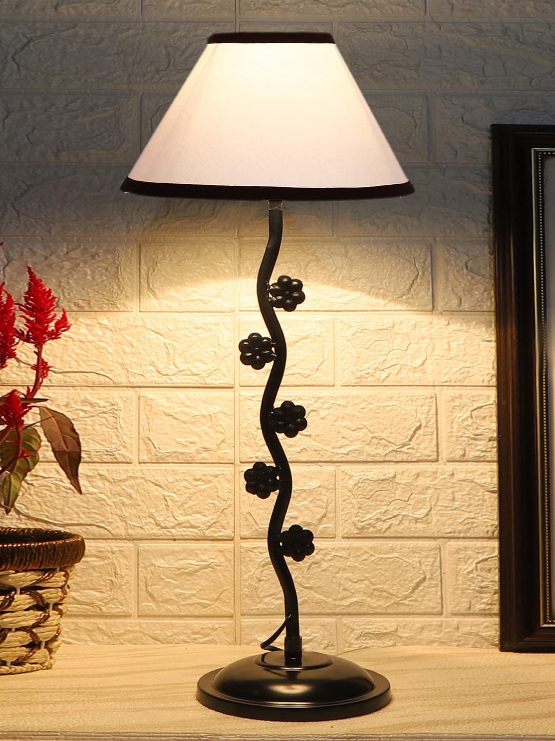 White & Black Cotton Zig zag Tikli Table lamp with Iron Base (AE45)