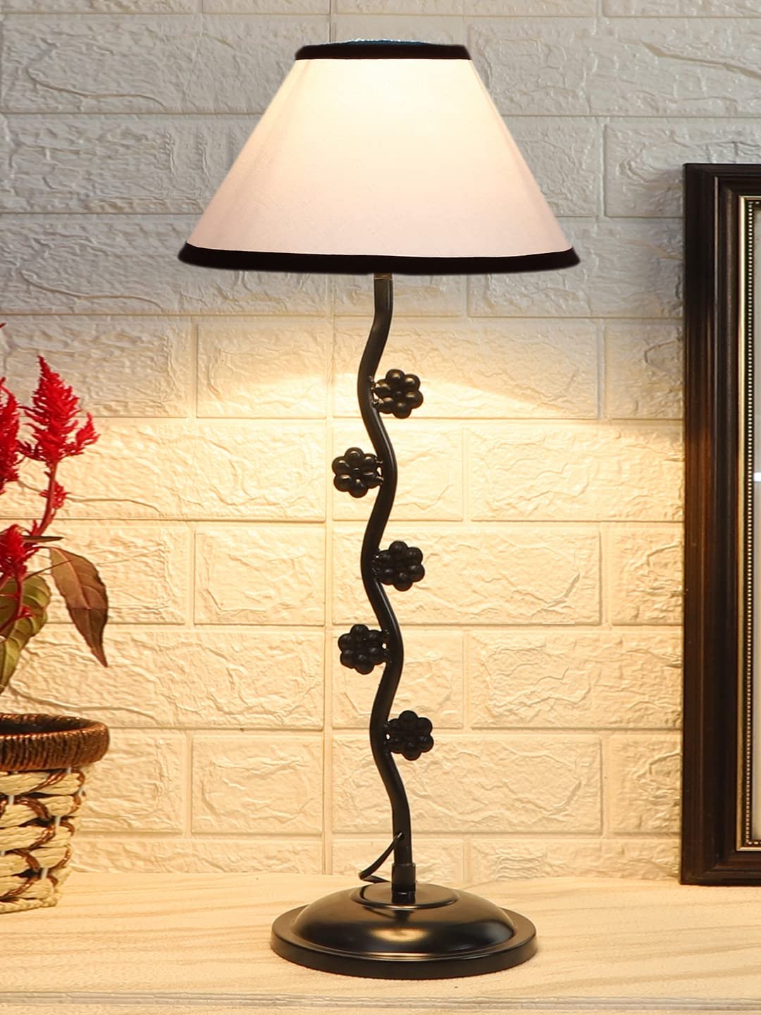 White & Black Cotton Zig zag Tikli Table lamp with Iron Base (AE45)