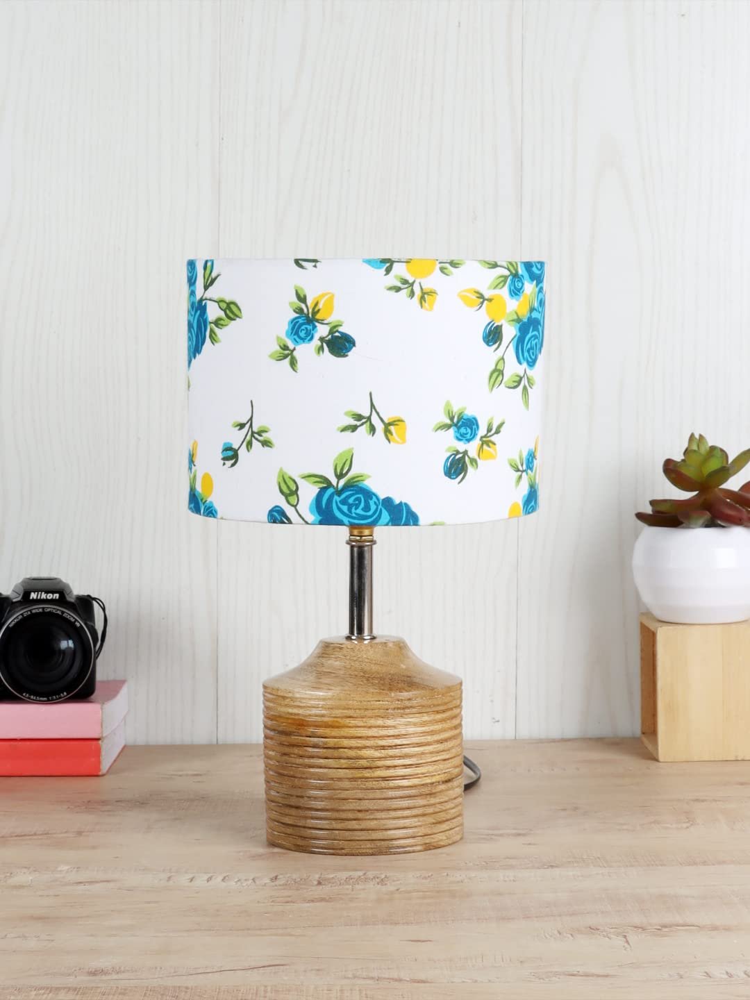 Wood Table lamp with Multicolor Cotton Shade