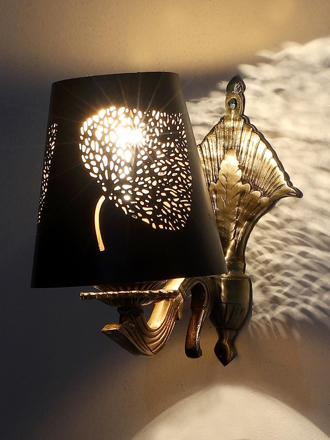 Multicolor Wall Lamp | Elegant Metal Material | Stylish Ambient Light for Home, Office, Living Room, Bedroom, Hallway | Modern Decorative Wall Sconce - Model DZW10