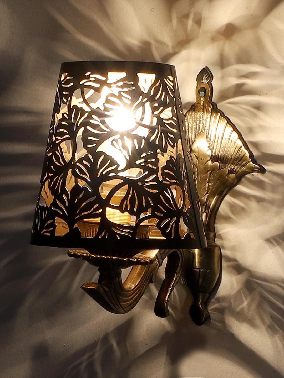Multicolor Wall Lamp | Elegant Metal Material | Stylish Ambient Light for Home, Office, Living Room, Bedroom, Hallway | Modern Decorative Wall Sconce - Model DZW12