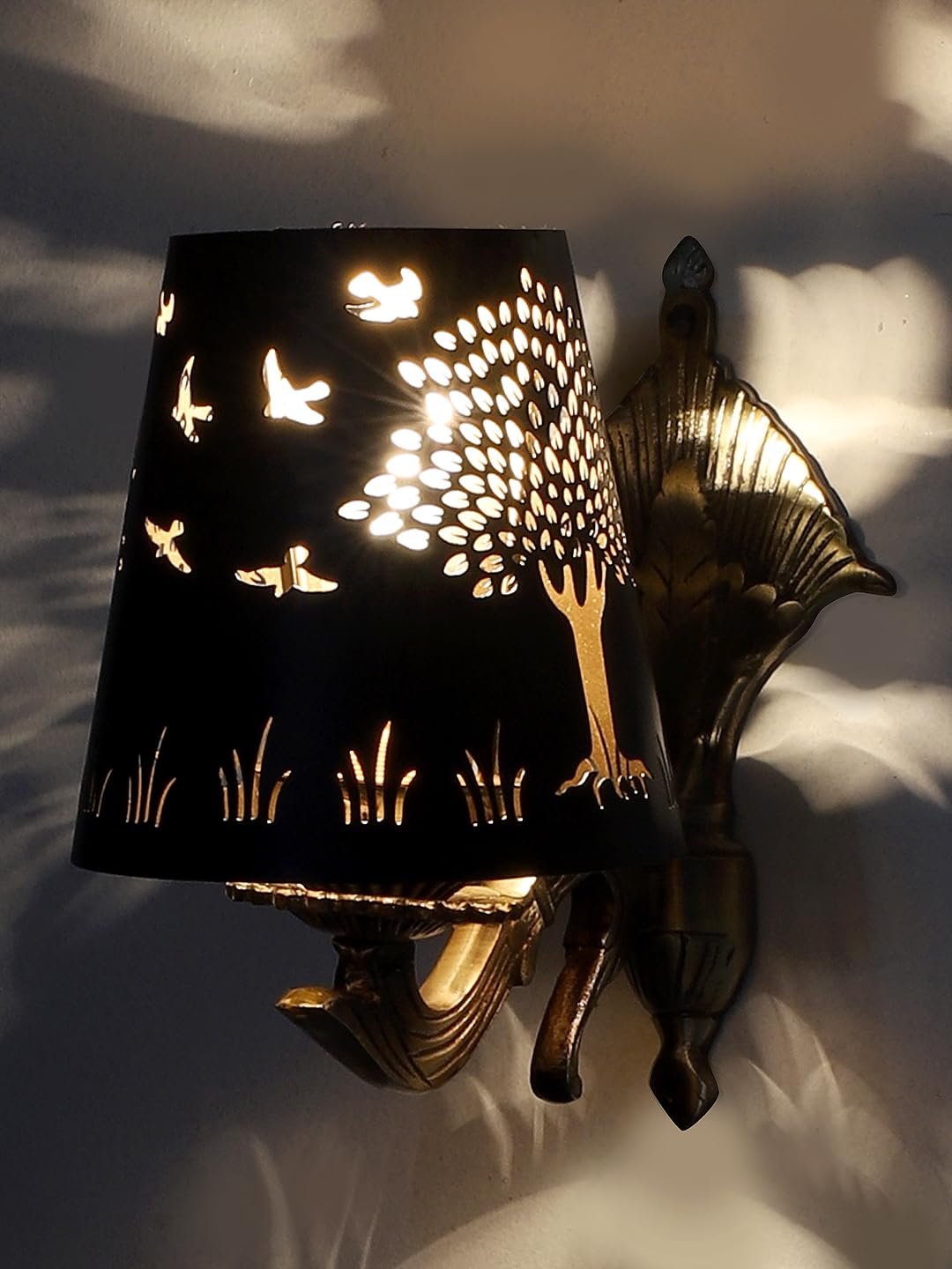 Multicolor Wall Lamp | Elegant Metal Material | Stylish Ambient Light for Home, Office, Living Room, Bedroom, Hallway | Modern Decorative Wall Sconce - Model DZW13
