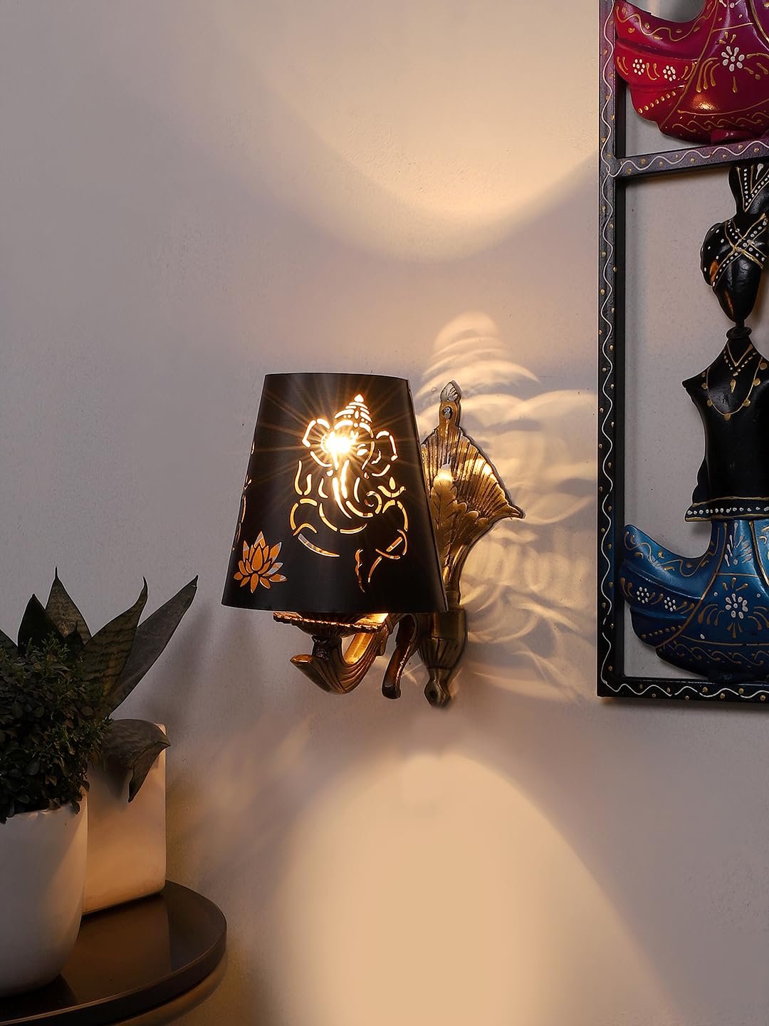 Multicolor Wall Lamp | Elegant Metal Material | Stylish Ambient Light for Home, Office, Living Room, Bedroom, Hallway | Modern Decorative Wall Sconce - Model DZW16