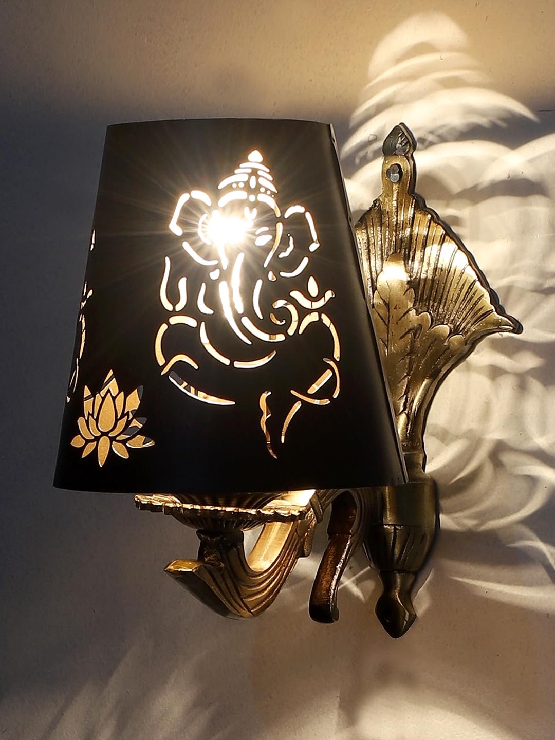 Multicolor Wall Lamp | Elegant Metal Material | Stylish Ambient Light for Home, Office, Living Room, Bedroom, Hallway | Modern Decorative Wall Sconce - Model DZW16