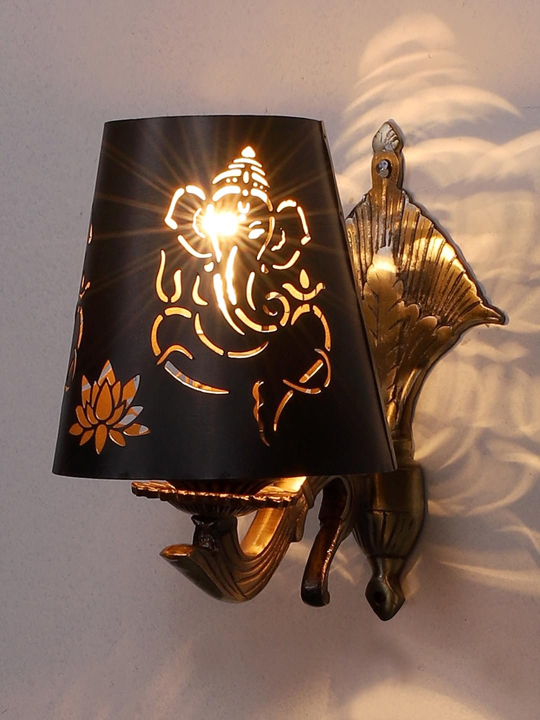 Multicolor Wall Lamp | Elegant Metal Material | Stylish Ambient Light for Home, Office, Living Room, Bedroom, Hallway | Modern Decorative Wall Sconce - Model DZW16