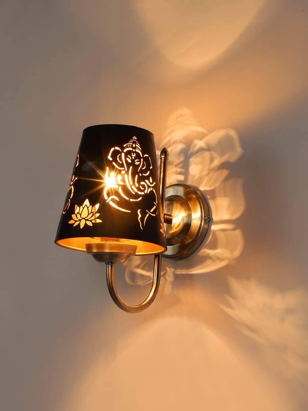 Multicolor Wall Lamp | Elegant Metal Material | Stylish Ambient Light for Home, Office, Living Room, Bedroom, Hallway | Modern Decorative Wall Sconce - Model IT25