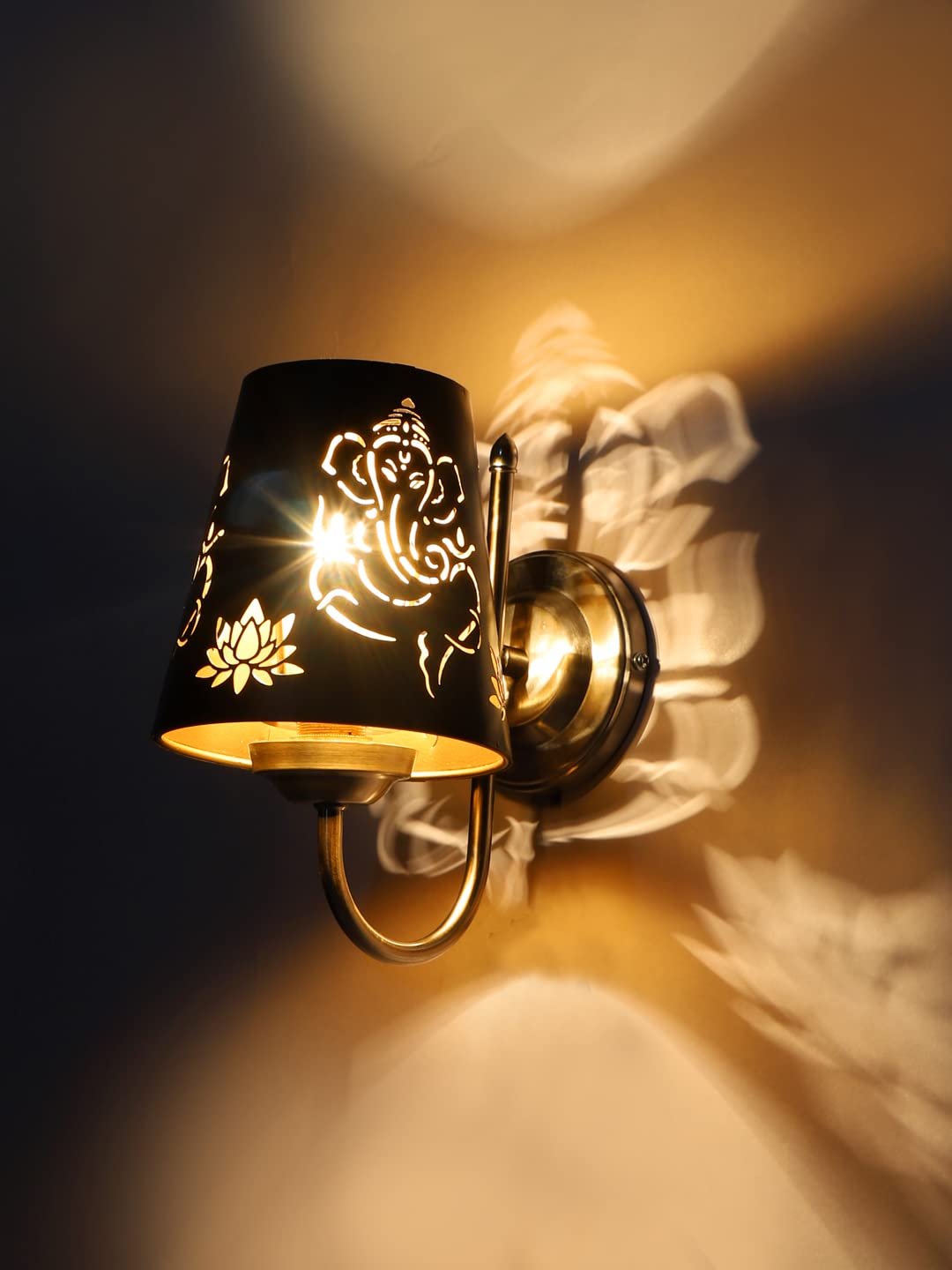 Multicolor Wall Lamp | Elegant Metal Material | Stylish Ambient Light for Home, Office, Living Room, Bedroom, Hallway | Modern Decorative Wall Sconce - Model IT25