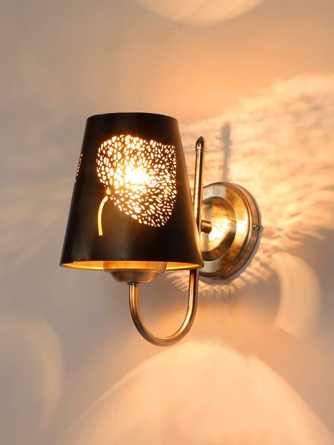 Multicolor Wall Lamp | Elegant Metal Material | Stylish Ambient Light for Home, Office, Living Room, Bedroom, Hallway | Modern Decorative Wall Sconce - Model IT27