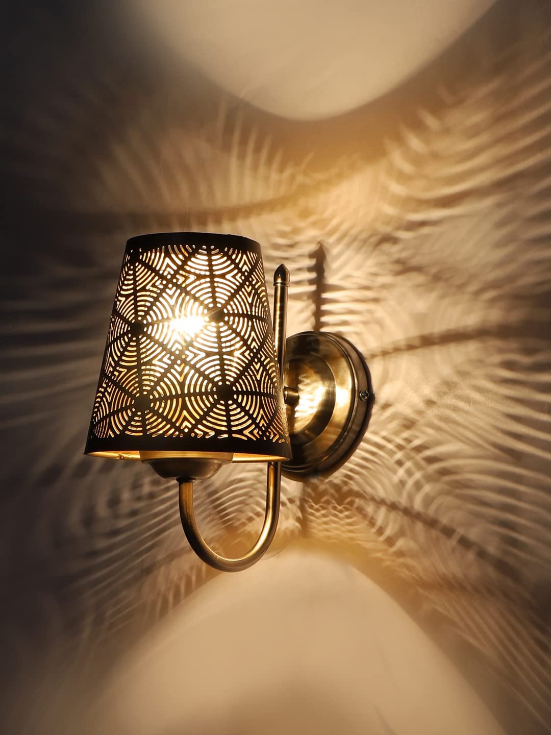 Multicolor Wall Lamp | Elegant Metal Material | Stylish Ambient Light for Home, Office, Living Room, Bedroom, Hallway | Modern Decorative Wall Sconce - Model IT31