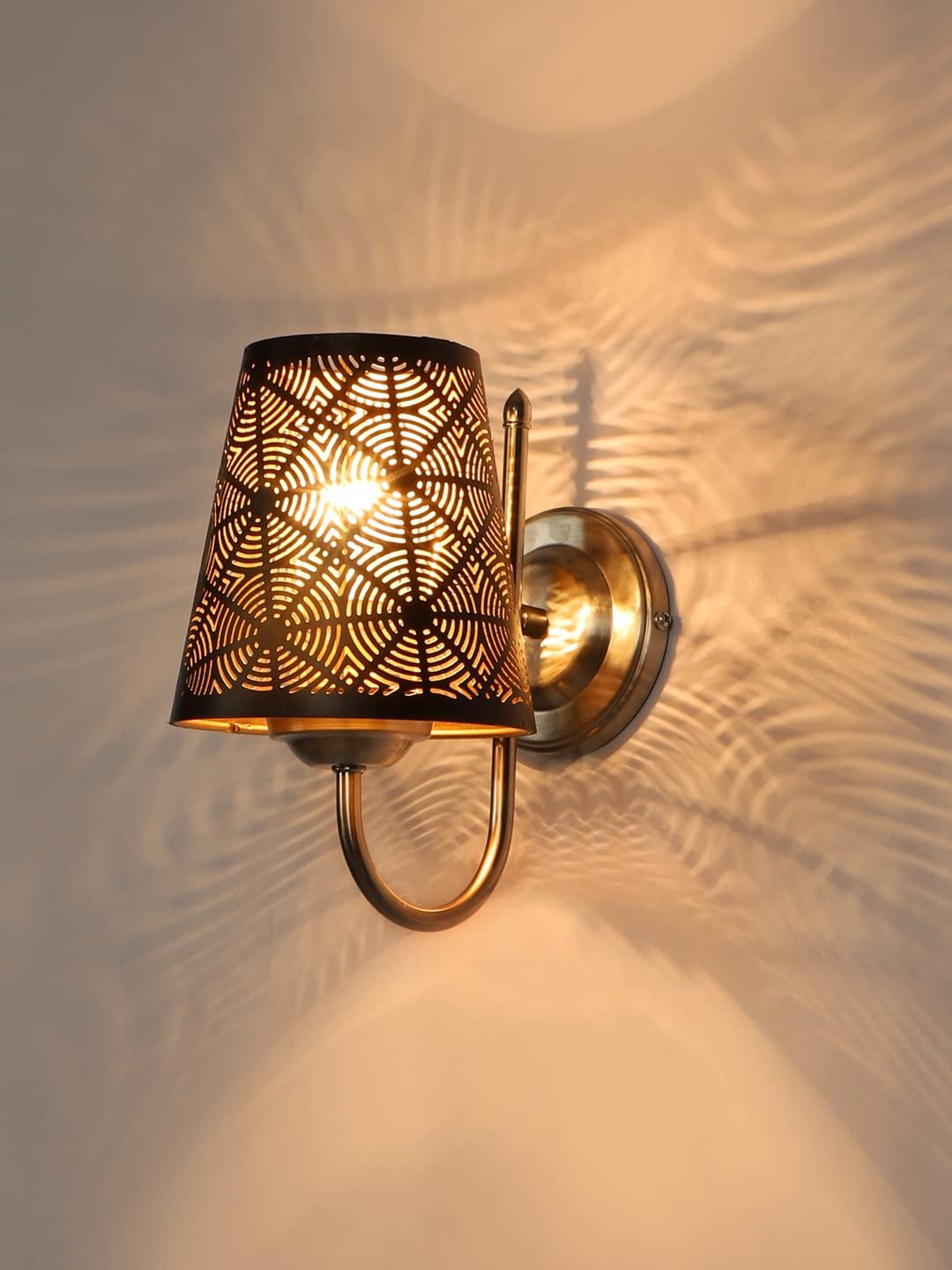 Multicolor Wall Lamp | Elegant Metal Material | Stylish Ambient Light for Home, Office, Living Room, Bedroom, Hallway | Modern Decorative Wall Sconce - Model IT31