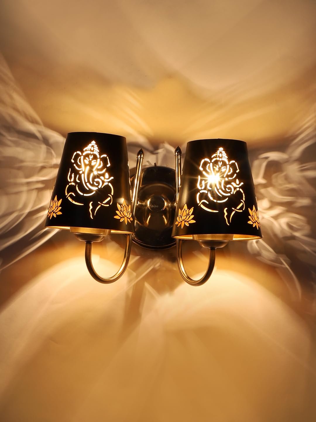 Multicolor Wall Lamp | Elegant Metal Material | Stylish Ambient Light for Home, Office, Living Room, Bedroom, Hallway | Modern Decorative Wall Sconce - Model IT33