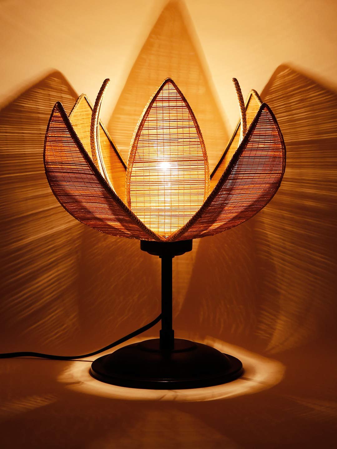 Rose Bamboo Shade Table Lamp with Black Base (Size : 12x12x13.25 Inches)