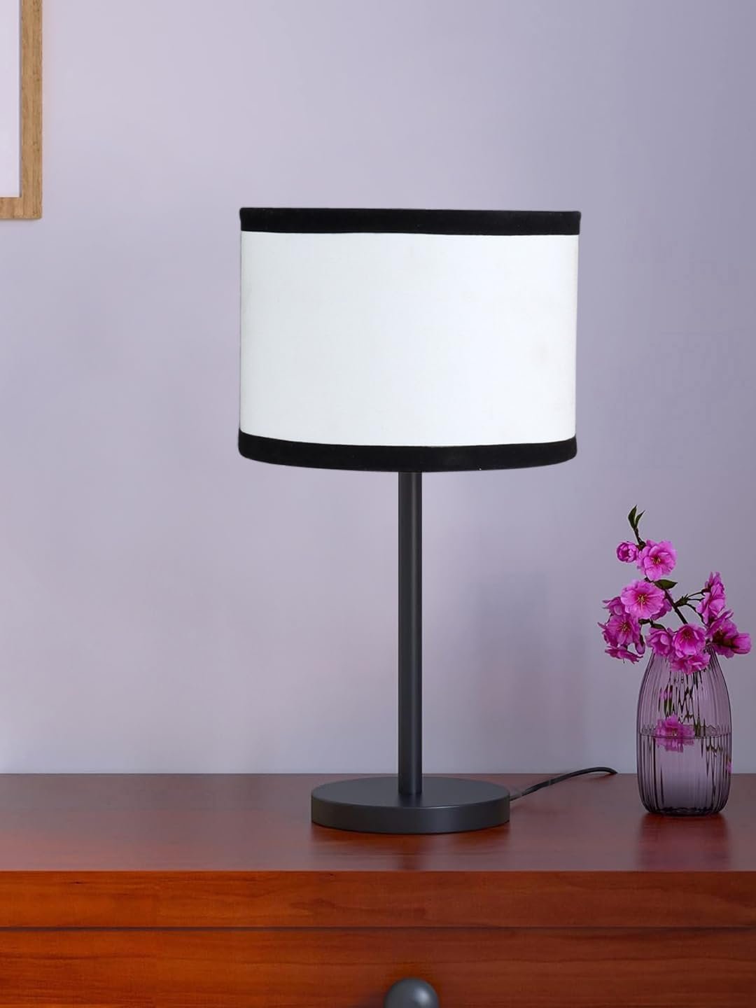 Black Night Table Lamp for Bedroom | Elegant Bedside Lamp with Warm LED Light & Stylish Design - Model VD30