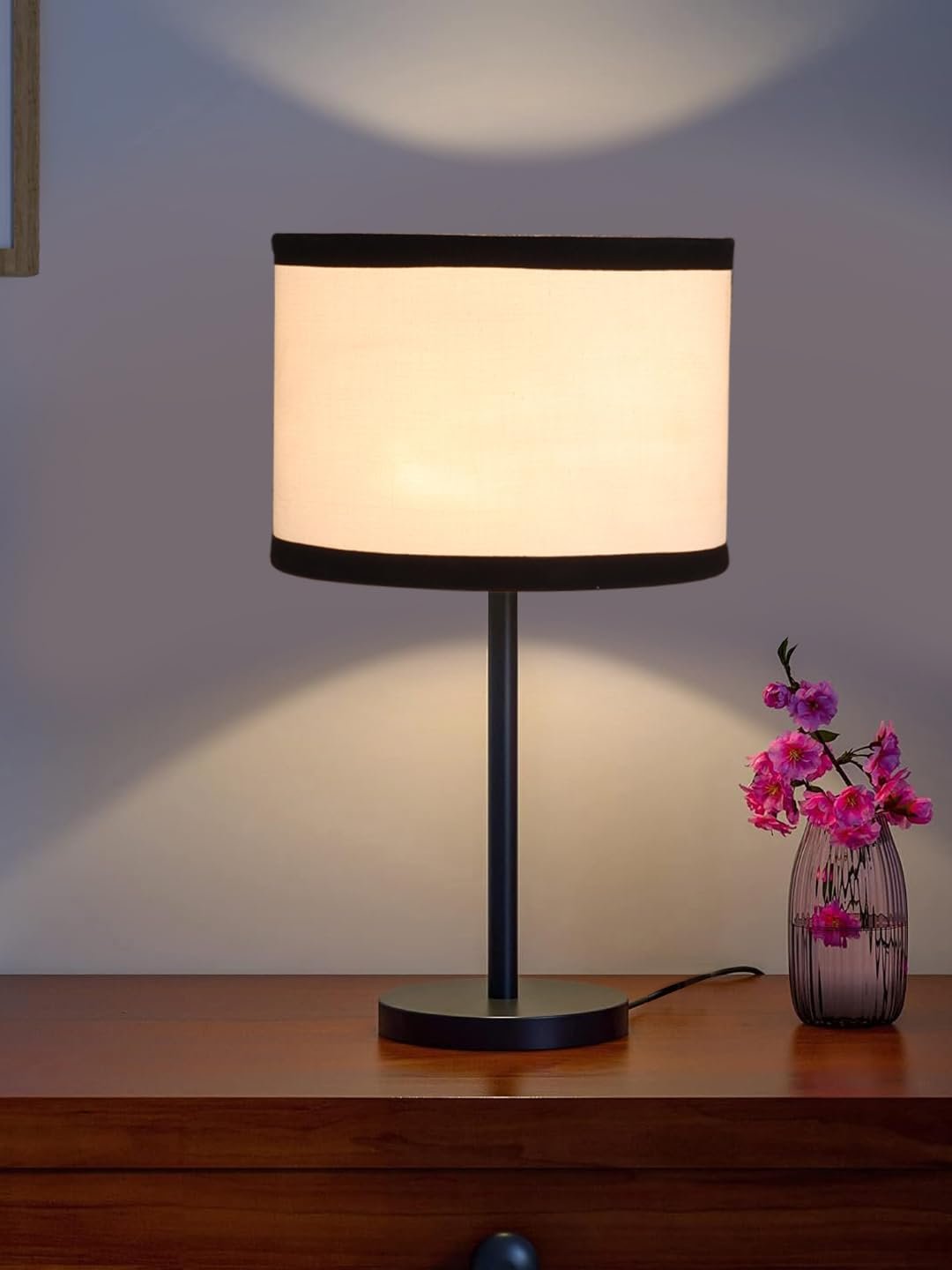 Black Night Table Lamp for Bedroom | Elegant Bedside Lamp with Warm LED Light & Stylish Design - Model VD30