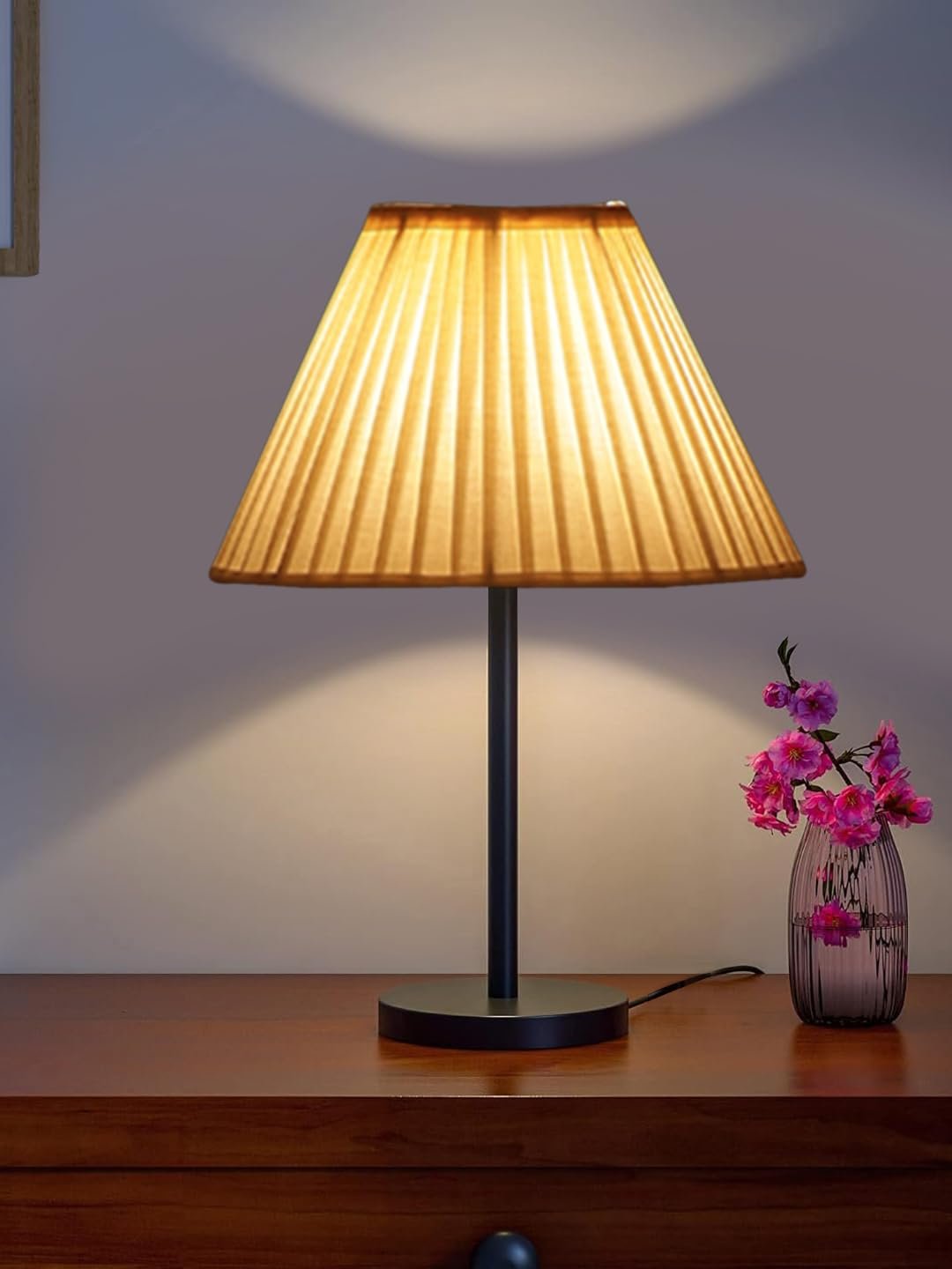 Black Night Table Lamp for Bedroom | Elegant Bedside Lamp with Warm LED Light & Stylish Design - Model VD41