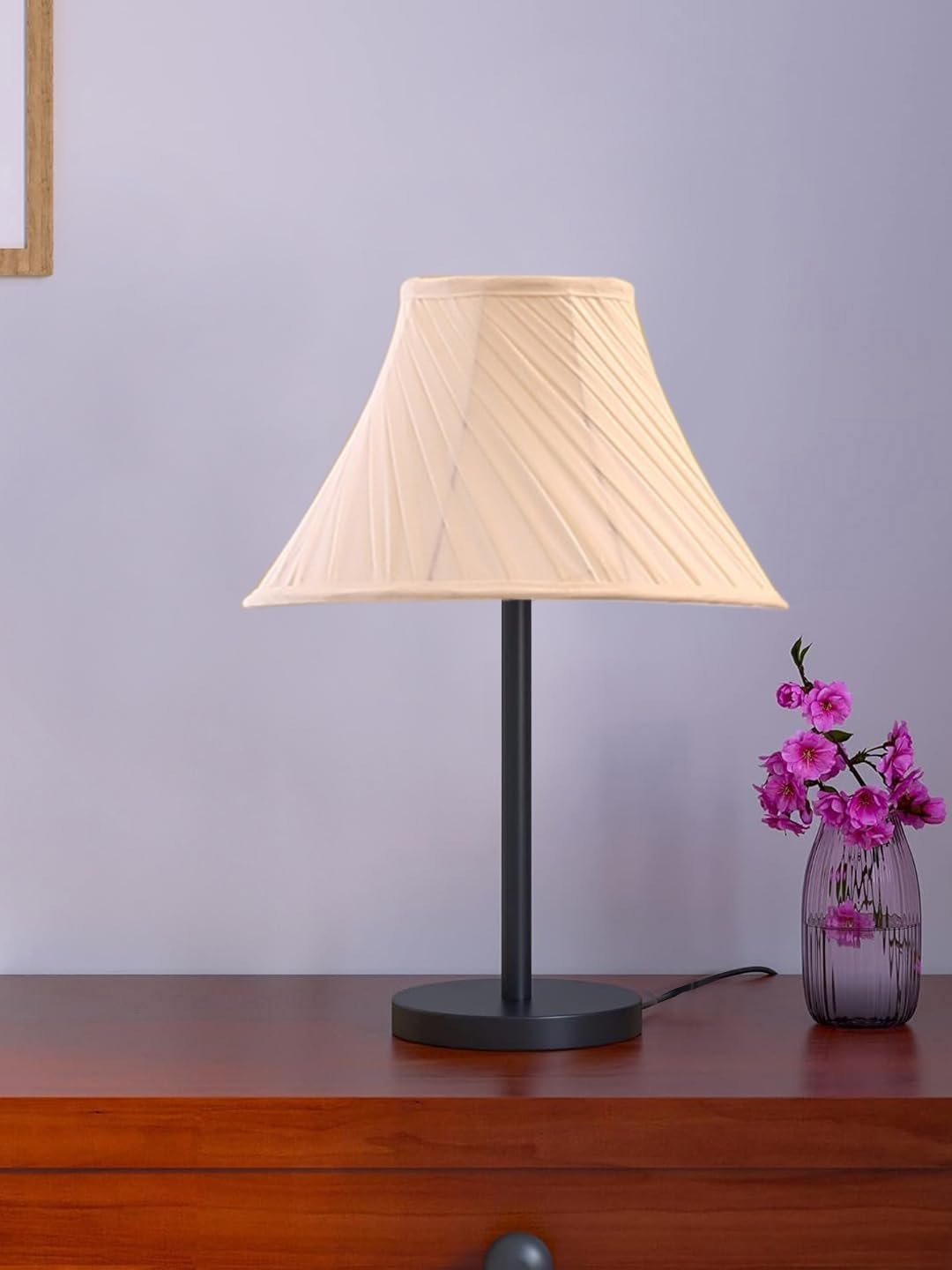 Black Night Table Lamp for Bedroom | Elegant Bedside Lamp with Warm LED Light & Stylish Design - Model VD42