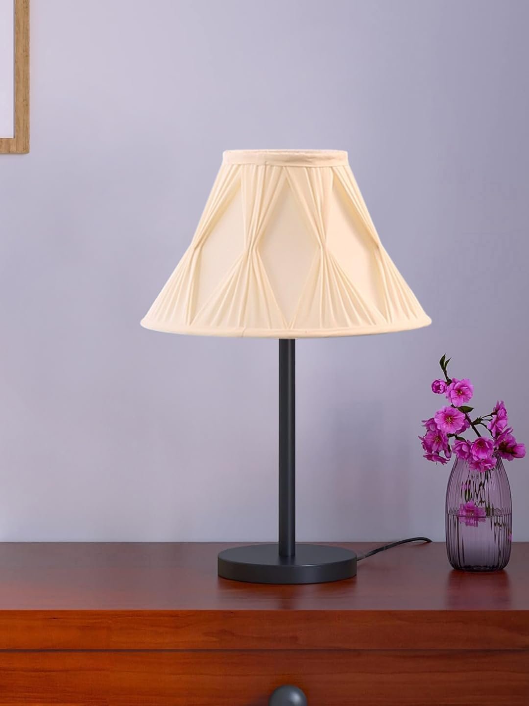 Black Night Table Lamp for Bedroom | Elegant Bedside Lamp with Warm LED Light & Stylish Design - Model VD43