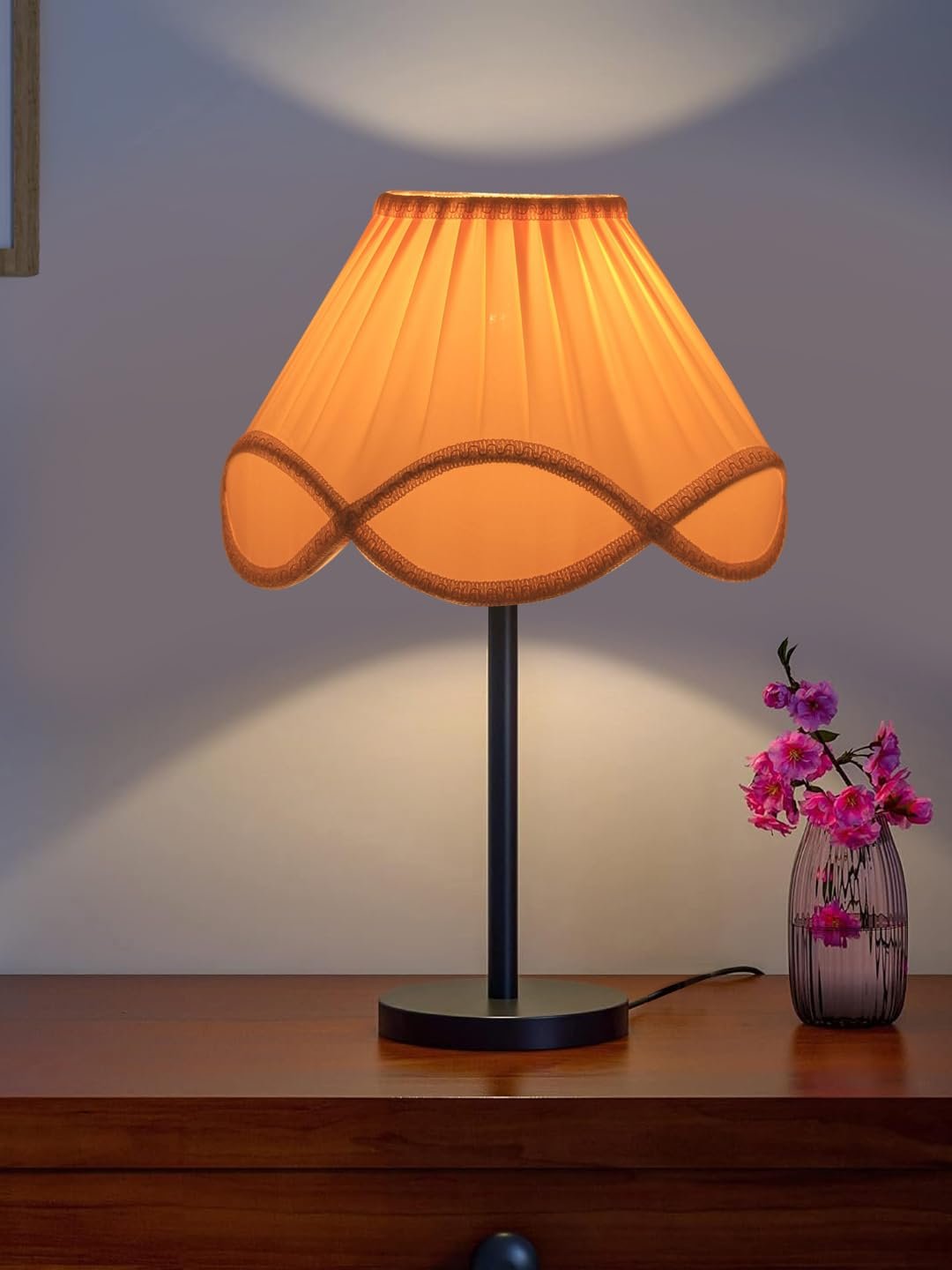 Black Night Table Lamp for Bedroom | Elegant Bedside Lamp with Warm LED Light & Stylish Design - Model VD44