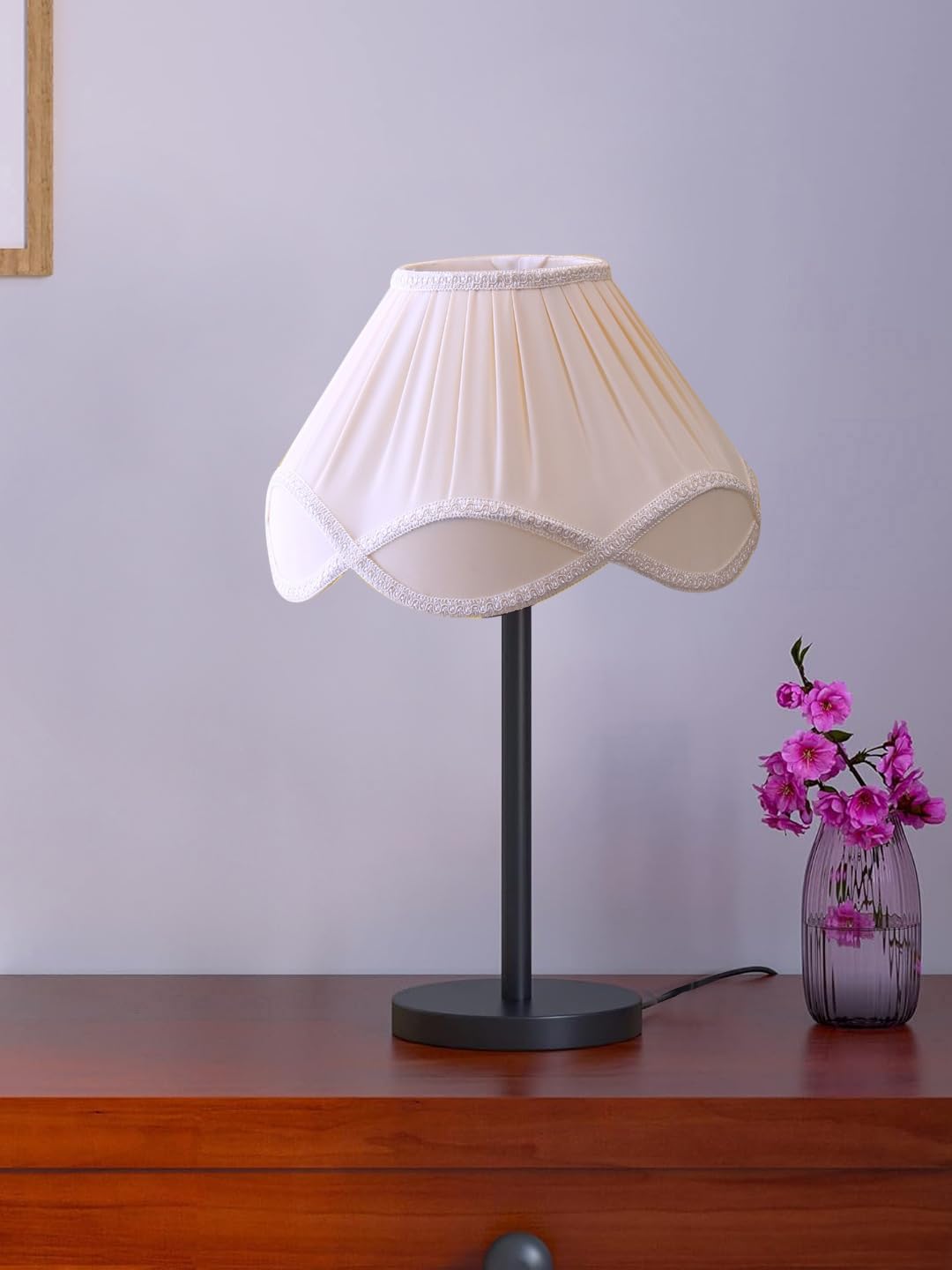 Black Night Table Lamp for Bedroom | Elegant Bedside Lamp with Warm LED Light & Stylish Design - Model VD44