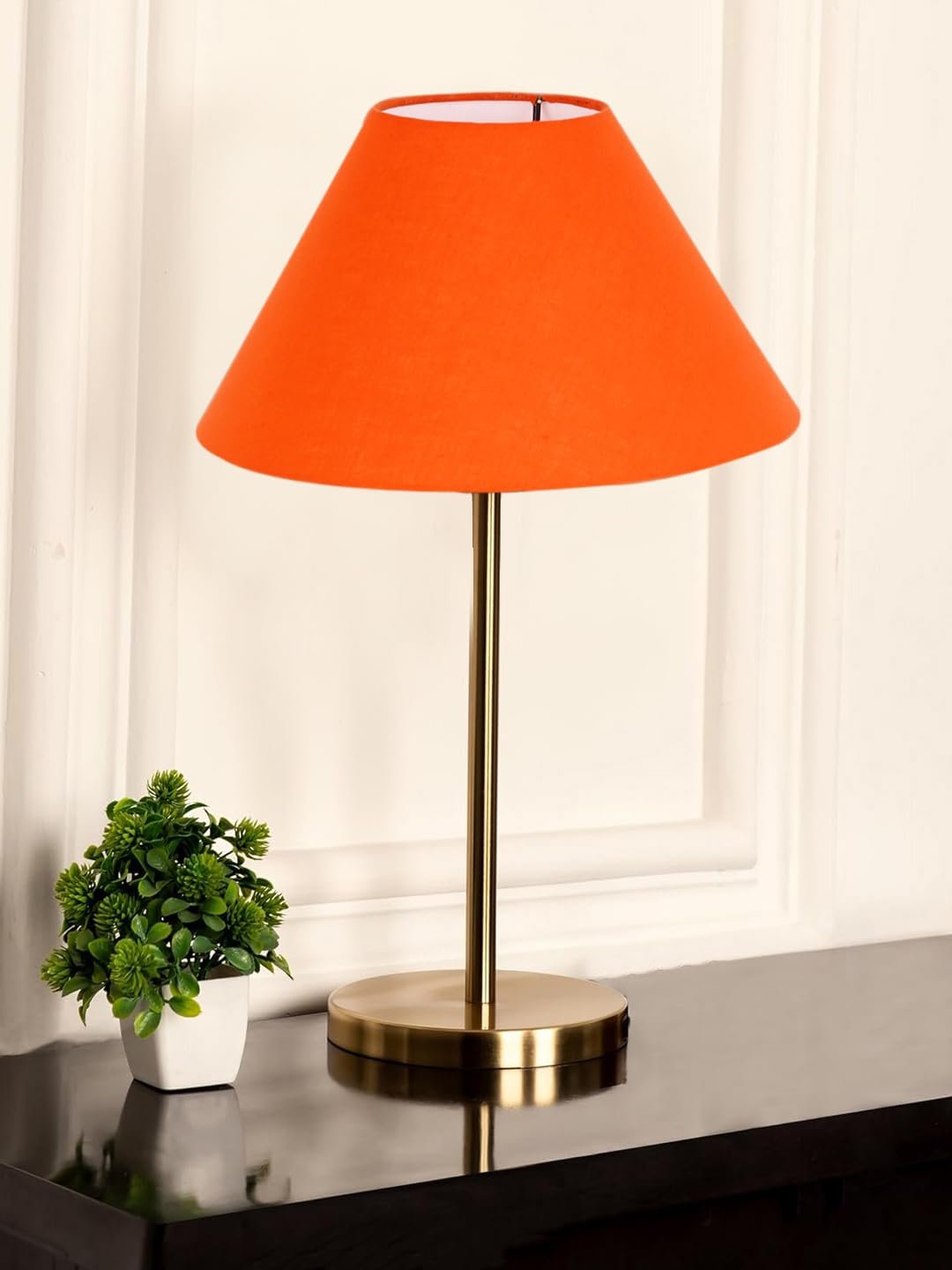 Gold Night Table Lamp for Bedroom | Elegant Bedside Lamp with Warm LED Light & Stylish Design - Model VE26
