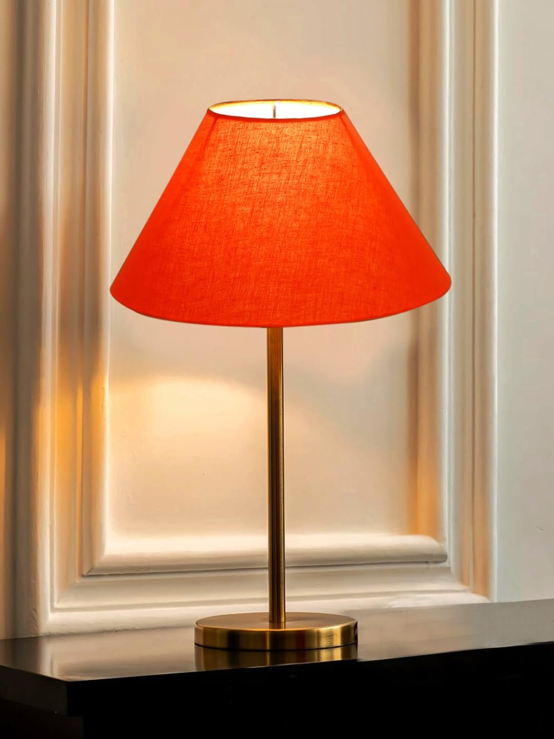 Gold Night Table Lamp for Bedroom | Elegant Bedside Lamp with Warm LED Light & Stylish Design - Model VE26