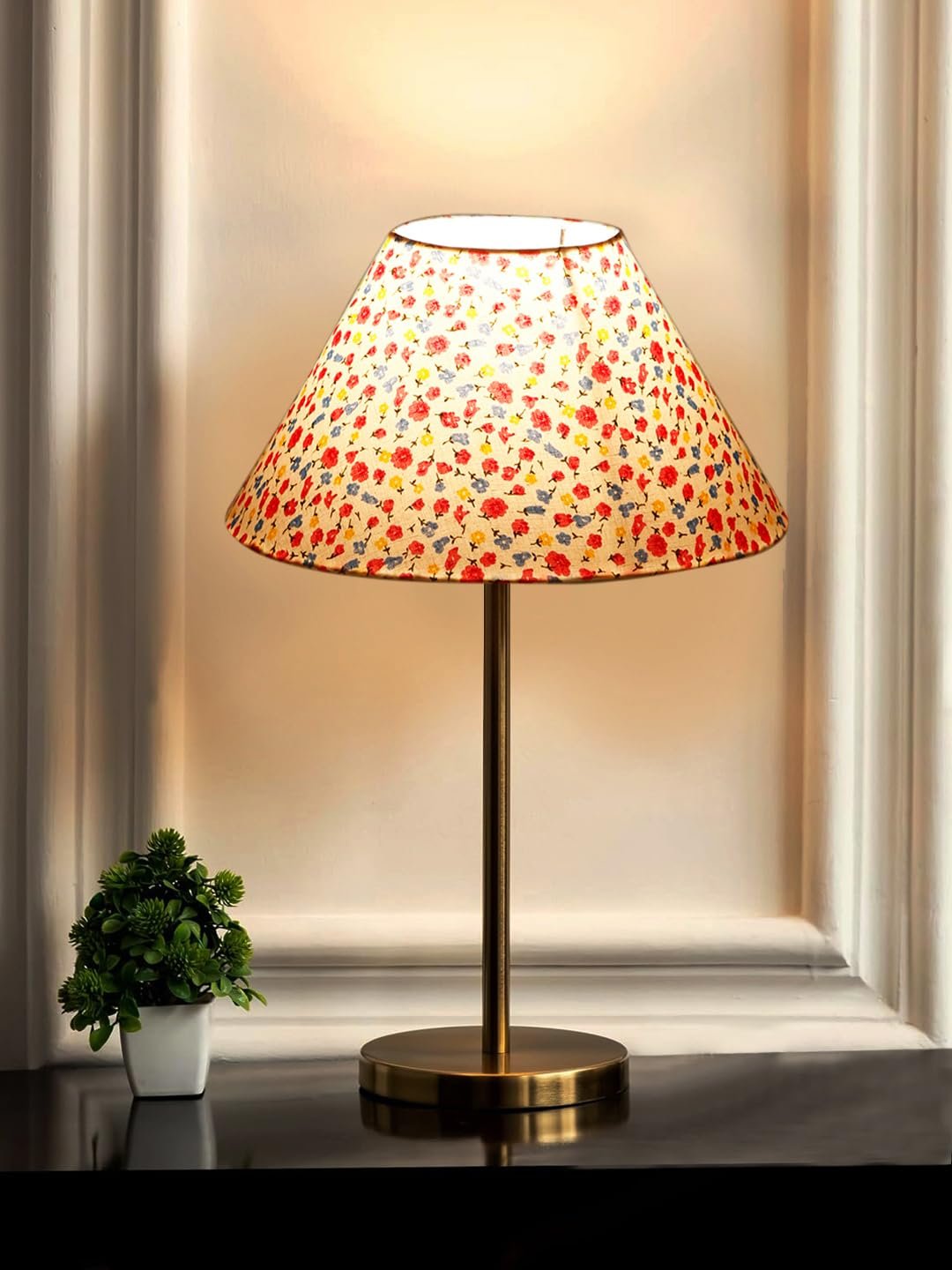 Gold Night Table Lamp for Bedroom | Elegant Bedside Lamp with Warm LED Light & Stylish Design - Model VE36