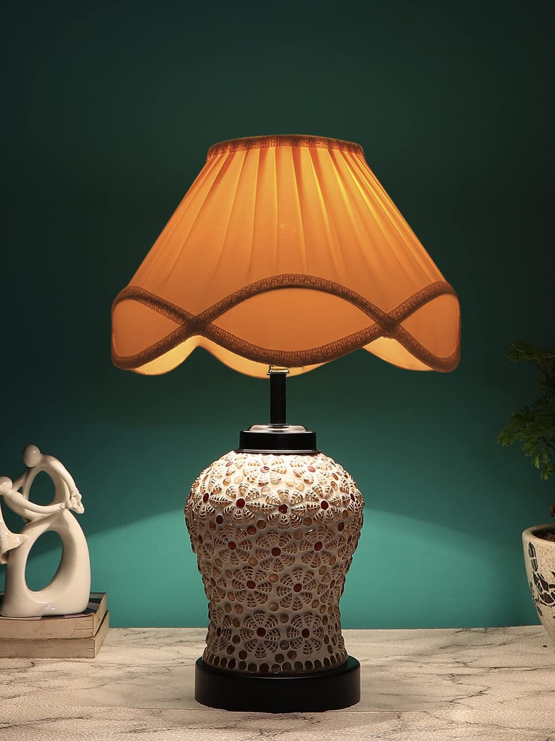 Vintage Off-White Glass Shade Table lamp with Iron Base (186)