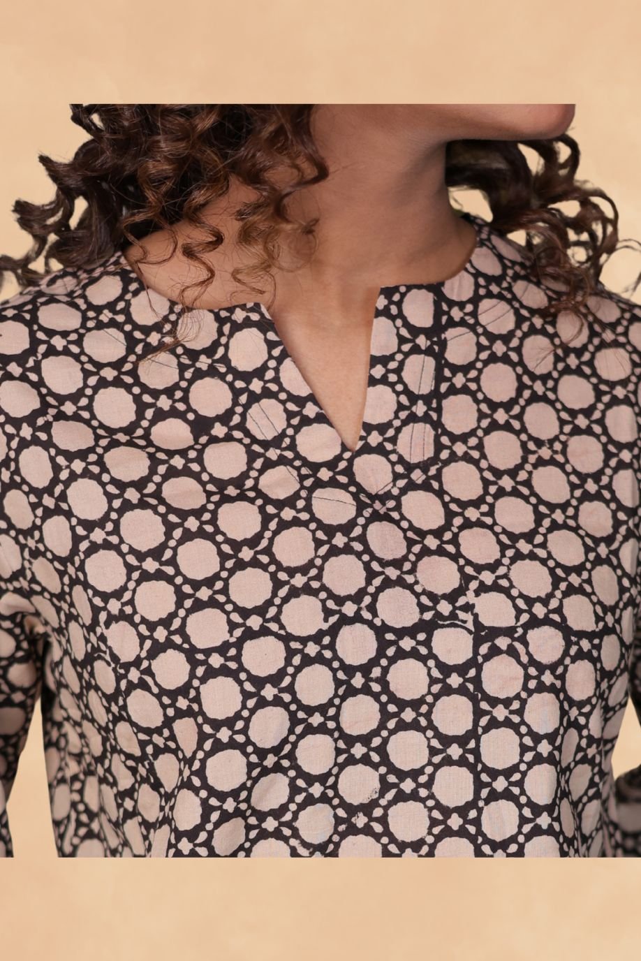 AIRA KURTI WITH FRONT NECK SLIT-POLKA