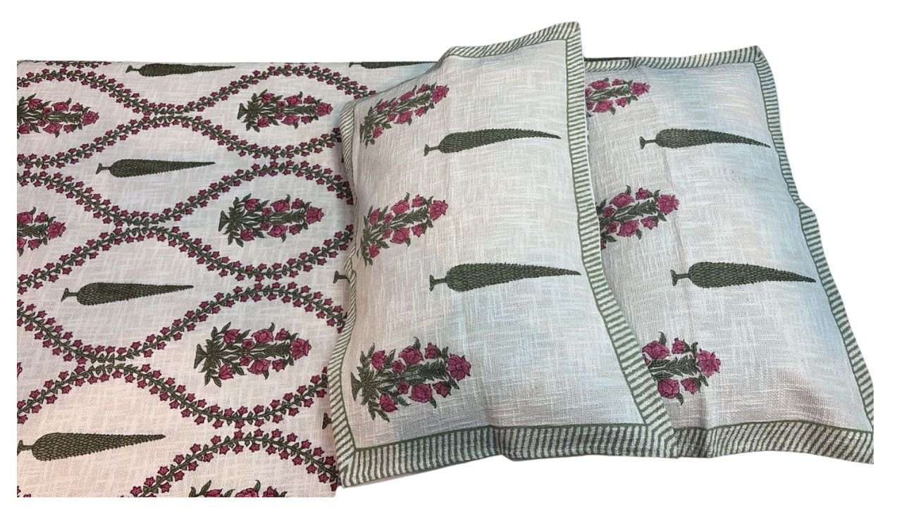 Maheshwari Bed cover with 2 pillow covers set
