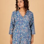 PRINTED MYRA TUNIC WITH V NECK-FRONT BUTTONS