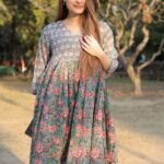 PIYA KNEE LENGTH KANTHA DRESS