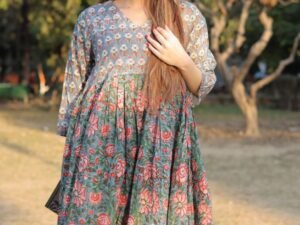 PIYA KNEE LENGTH KANTHA DRESS