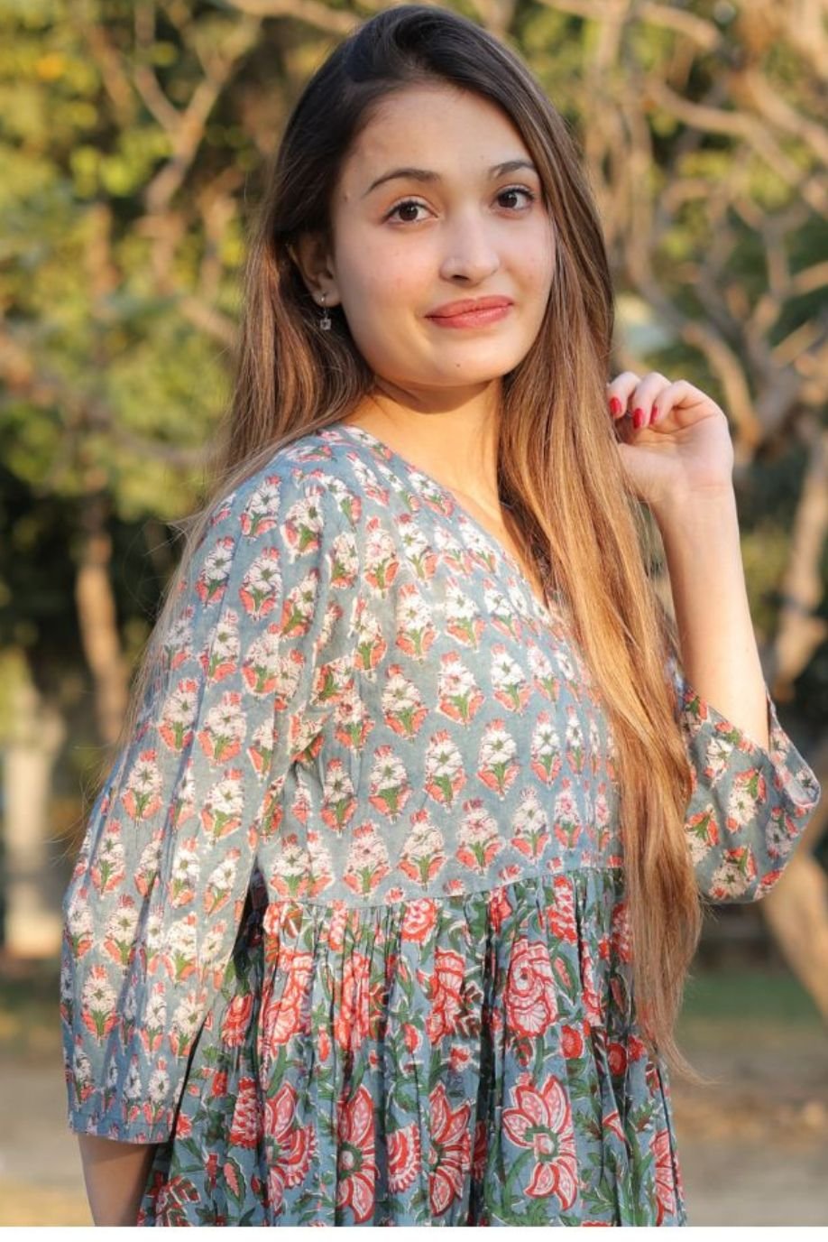 PIYA KNEE LENGTH KANTHA DRESS