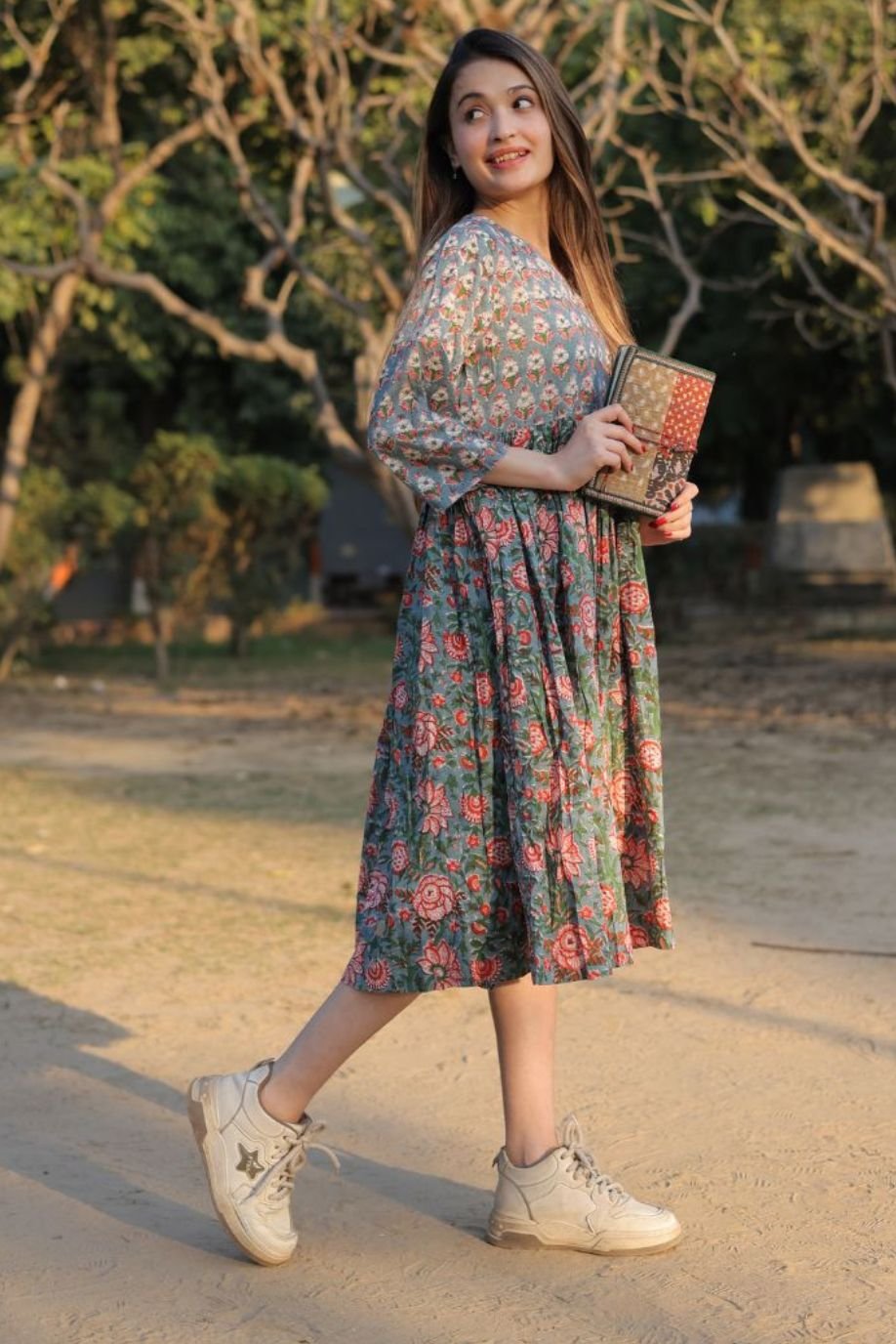 PIYA KNEE LENGTH KANTHA DRESS