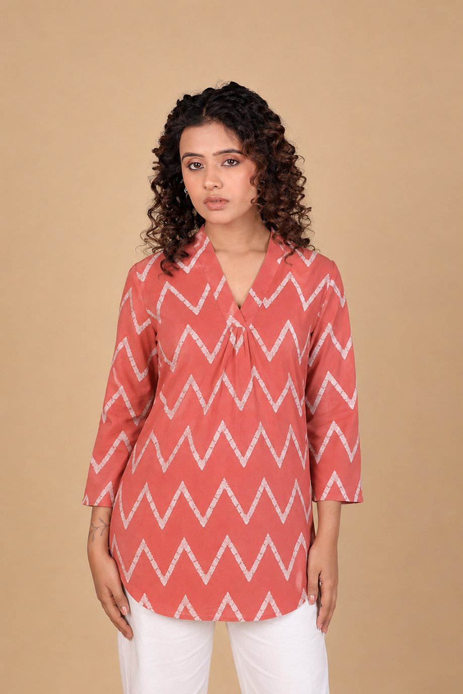 AABHA TUNIC WITH FRONT PLEATS & V NECK