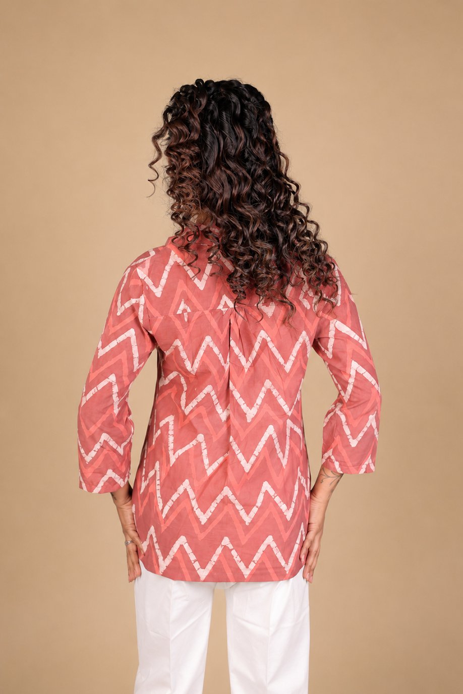 AABHA TUNIC WITH FRONT PLEATS & V NECK