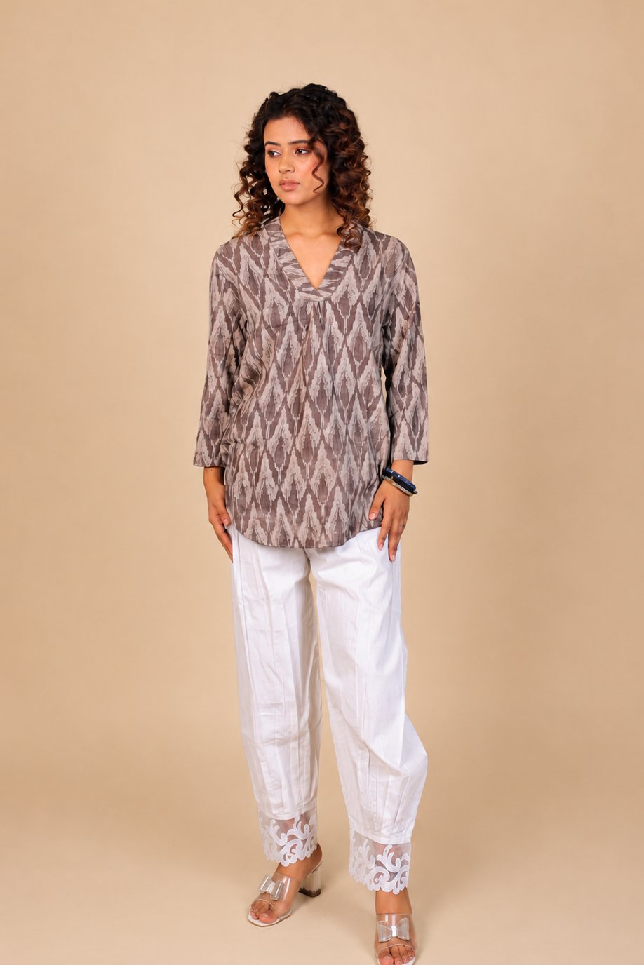 AABHA TUNIC WITH FRONT PLEATS & V NECK
