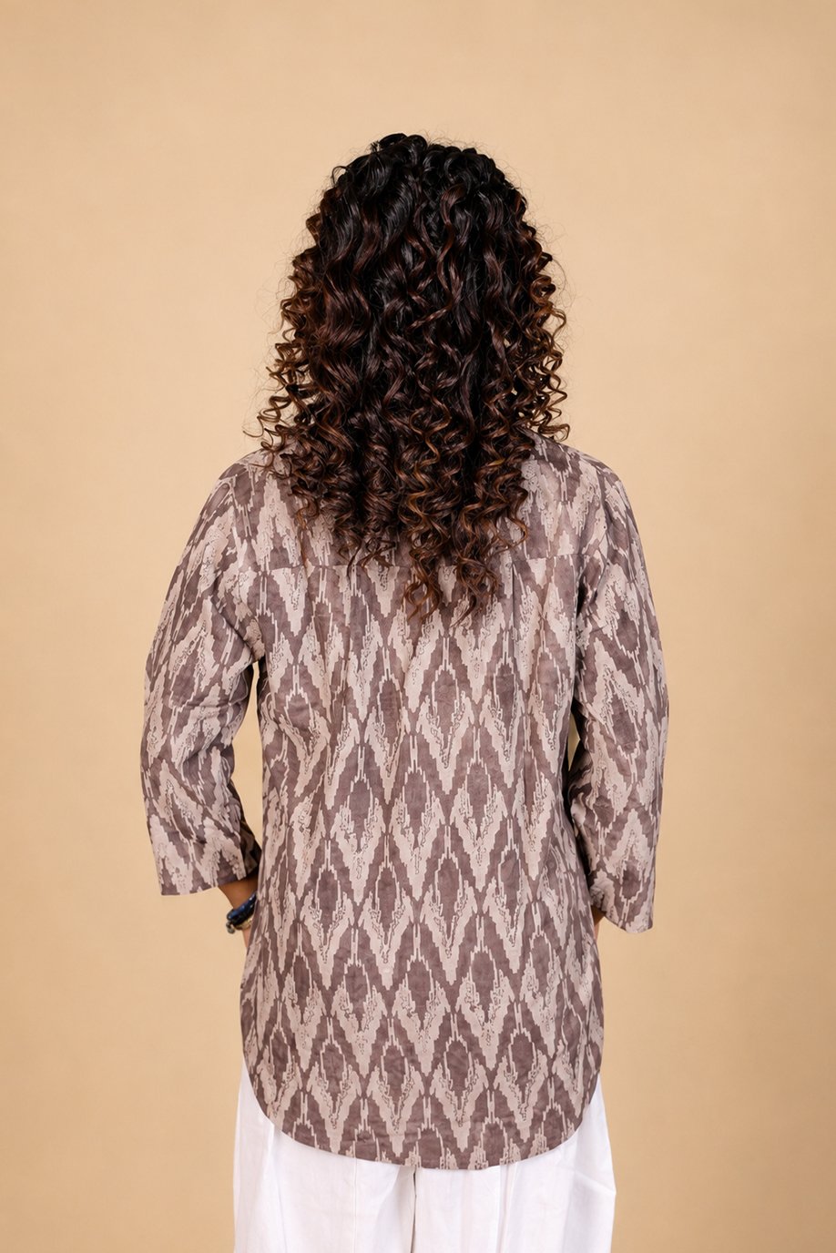 AABHA TUNIC WITH FRONT PLEATS & V NECK